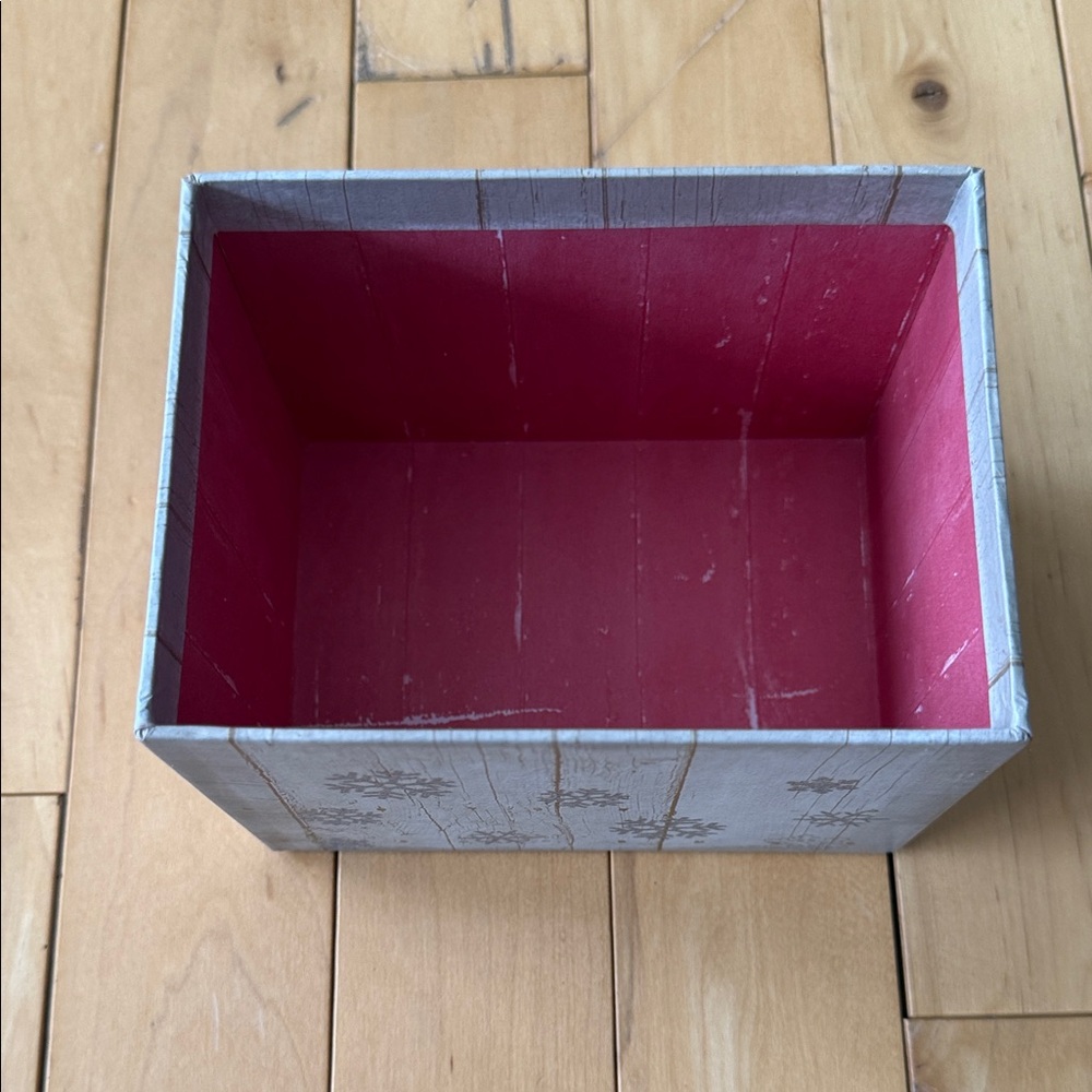 Festive Holiday Gift Box - Picture 7 of 7